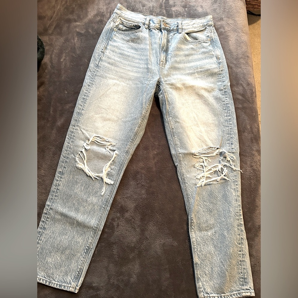 Stylish Light Blue Distressed Women's Jeans